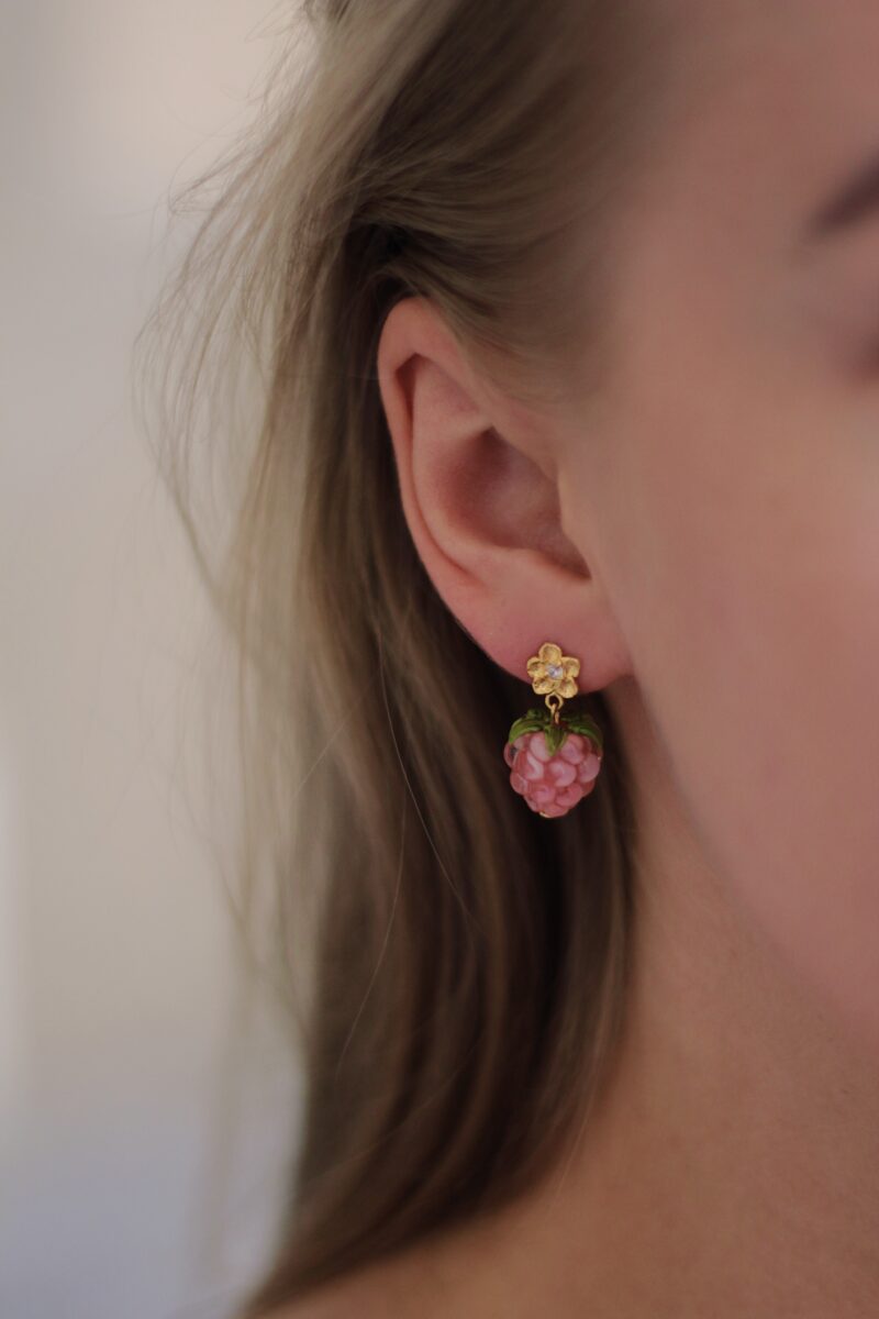 pink raspberry from 10 decoart. Earrings.