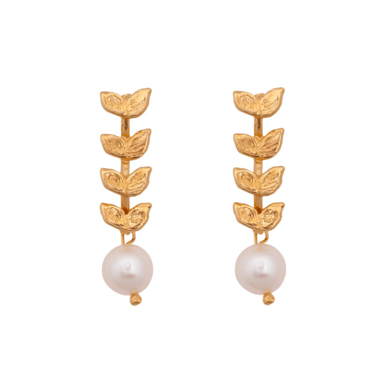 10 decoart earrings wit pearls