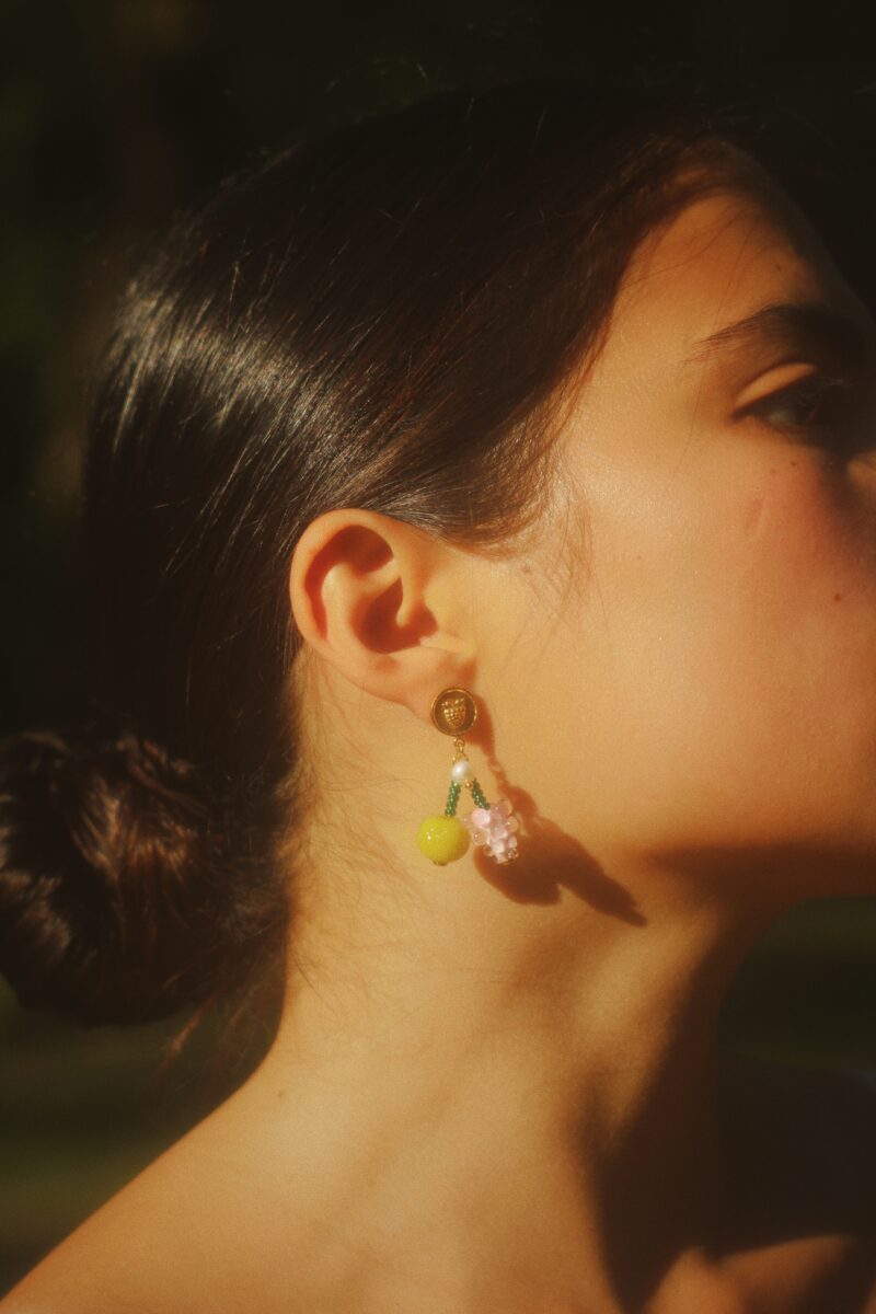 10 decoart vibrant earrings