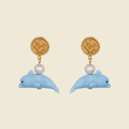 dolphins fro 10 decoart. Earrings made of glass.