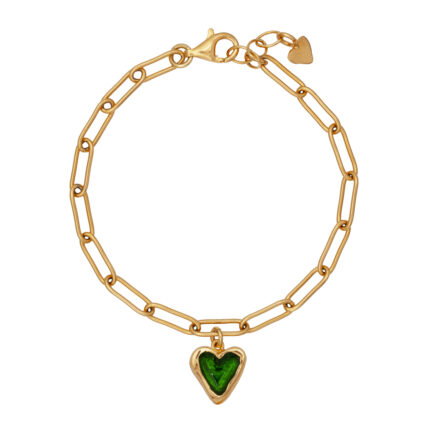 green enameled heart hanging on goldplated chain. Bracelet